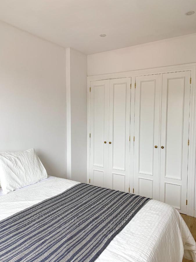 Acogedor Apartamento Con Terraza Y Parking Publico En Comillas Exteriör bild