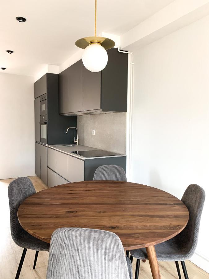 Acogedor Apartamento Con Terraza Y Parking Publico En Comillas Exteriör bild