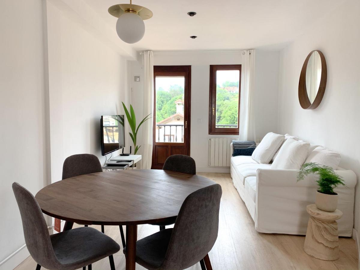 Acogedor Apartamento Con Terraza Y Parking Publico En Comillas Exteriör bild