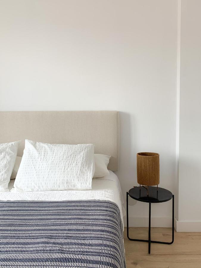 Acogedor Apartamento Con Terraza Y Parking Publico En Comillas Exteriör bild